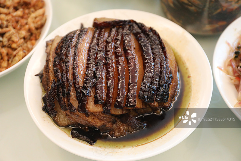 云南菜滇味千张肉 冬菜扣肉图片素材