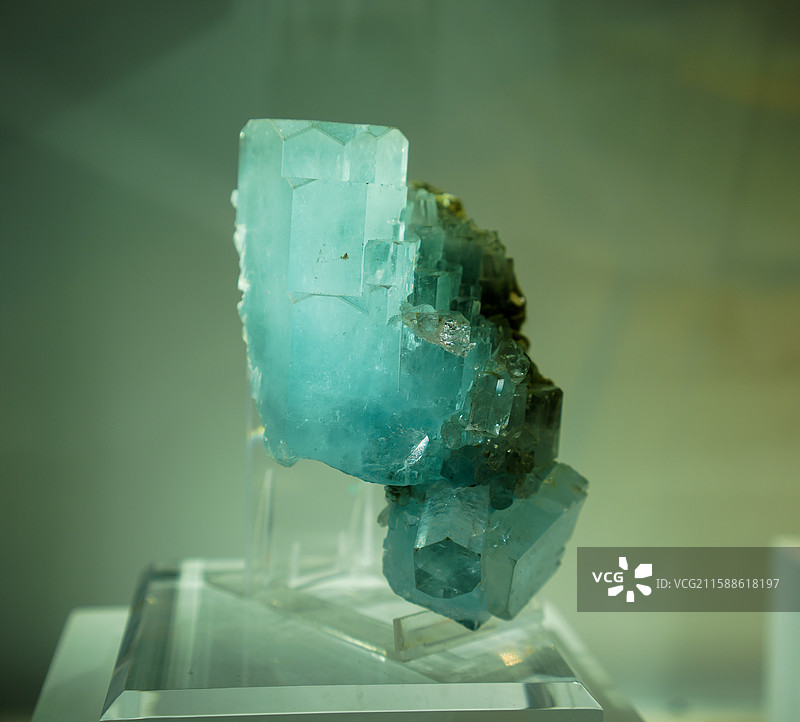 陈列在中国地质大学逸夫博物馆的各类矿石图片素材