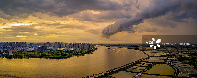 《云龙探海》图片素材
