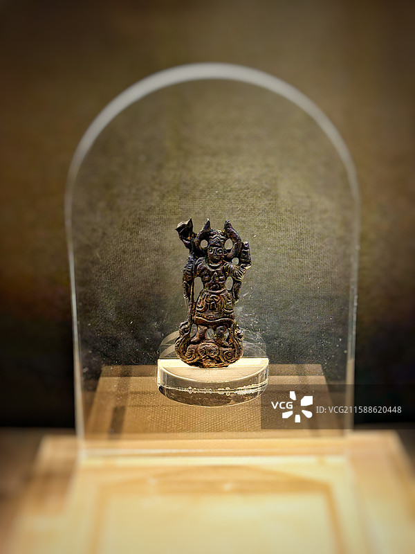 浙江博物馆孤山馆雷峰塔地宫国宝珍品｜鎏金舍利函·双鸟纹镜·水晶瓶·金铜佛像（吴越国佛教艺术）考古发现图片素材