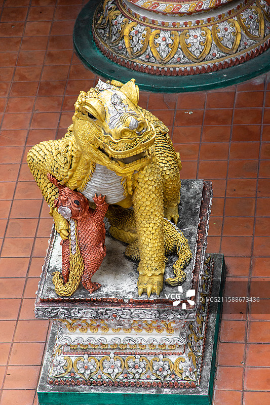 泰国清迈布帕兰寺 庭院门前守护兽 玛卡拉图片素材
