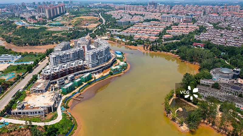 河南郑州荥阳洪水过后贾峪洞林湖图片素材