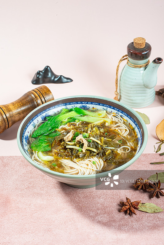 雪菜肉丝面图片素材