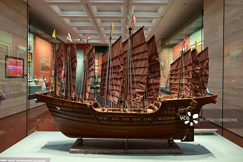 中央礼品文物管理中心 木质郑和宝船模型图片素材
