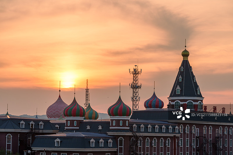 内蒙古呼伦贝尔市额尔古纳市中俄边境小镇-室韦，俄式风格建筑，拜占庭式洋葱顶图片素材