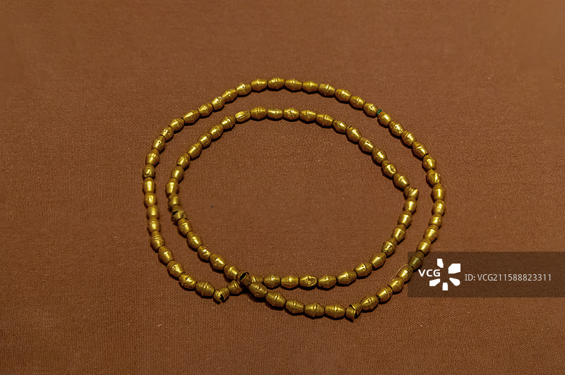 内蒙古博物院：金珠项饰（战国，鄂尔多斯市杭锦旗阿鲁柴登墓地出土，内蒙古博物院藏；一级文物）图片素材
