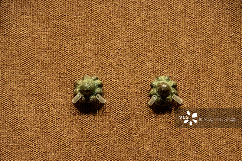 内蒙古博物院：花形青铜饰（春秋—战国，鄂尔多斯市杭锦旗桃红巴拉墓地出土，内蒙古博物院藏）图片素材