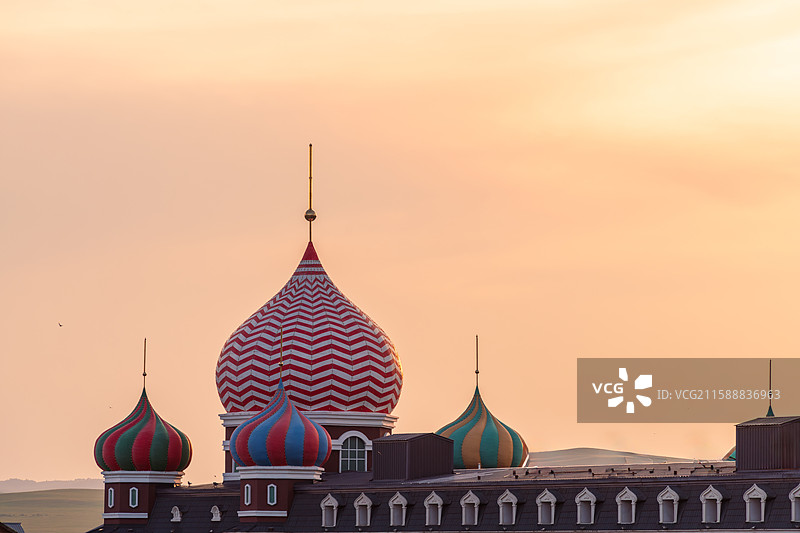 内蒙古呼伦贝尔市额尔古纳市中俄边境小镇-室韦，俄式风格建筑，拜占庭式洋葱顶图片素材