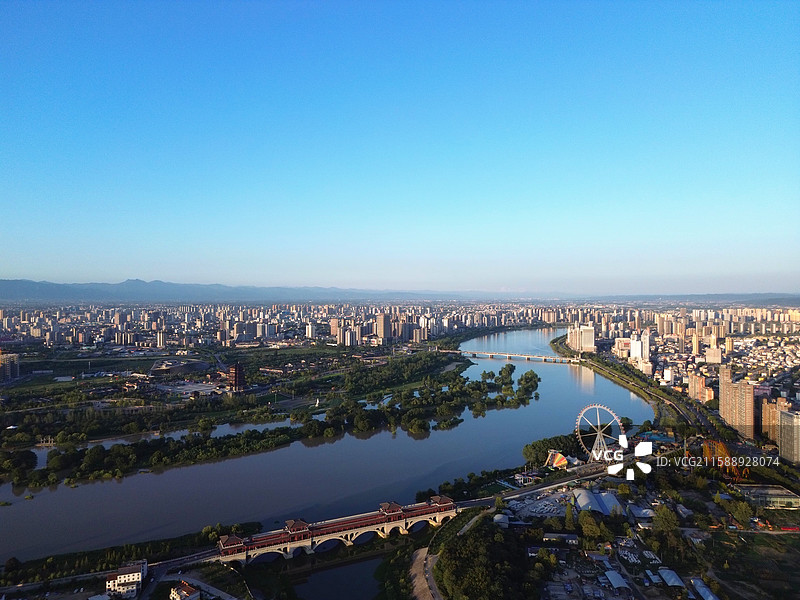 陕西省汉中市汉台区南郑区滨江新区大河坎镇汉江一江两岸城市全景航拍夕阳生态保护南水北调湿地公园濂水河图片素材