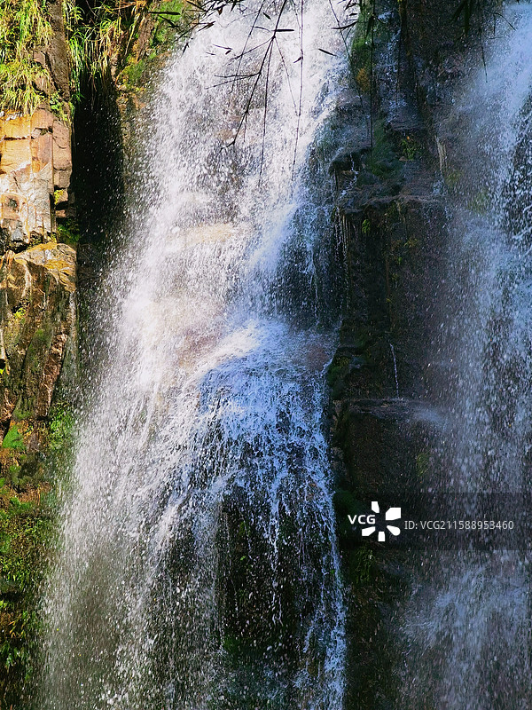 南岭国家森林公园的瀑布图片素材