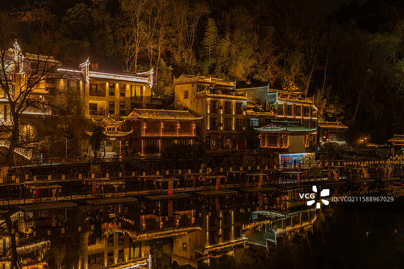 湖南湘西凤凰古城夜景图片素材