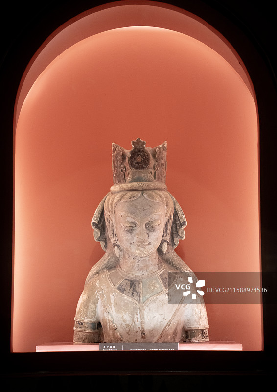 敦煌文化艺术大展 莫高窟菩萨胸像 北朝至隋唐时期佛教造像图片素材