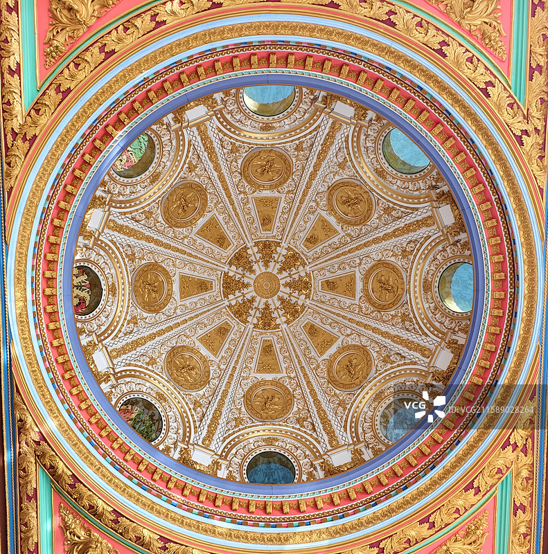 内蒙古呼伦贝尔市满洲里市世界吉尼斯纪录最大套娃内部穹顶图片素材