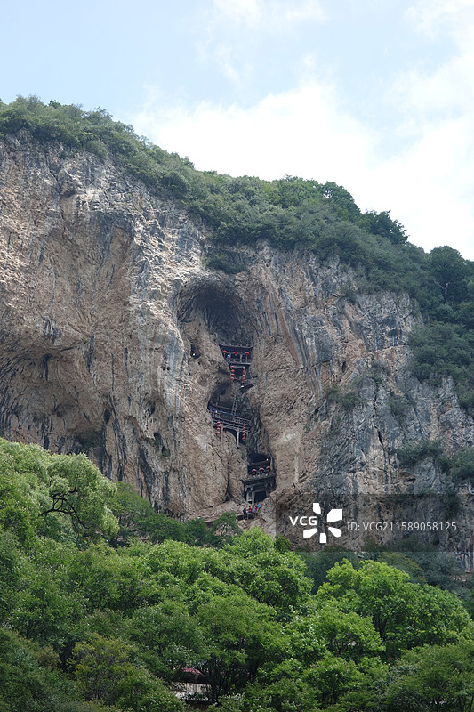 陕西省宝鸡市陇县龙门洞景区全真岩图片素材