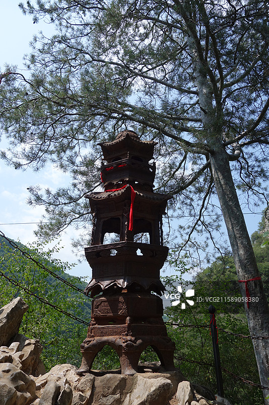 陕西省宝鸡市陇县龙门洞景区：定心峰图片素材