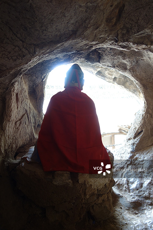 陕西省宝鸡市陇县龙门洞景区全真岩：丘祖洞丘祖像图片素材