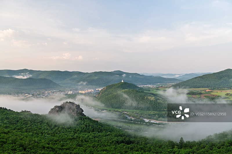 内蒙古自治区牙克石市巴林镇喇嘛山晨雾图片素材