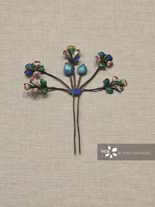银珐琅彩花卉形双股头钗 清代 东岳庙 北京民俗博物馆藏图片素材