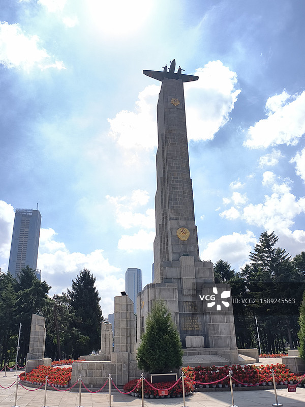 长春人民广场苏联红军烈士纪念碑（左侧）图片素材