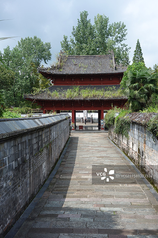 江西省鹰潭市龙虎山景区上清古镇：大上清宫龙街图片素材