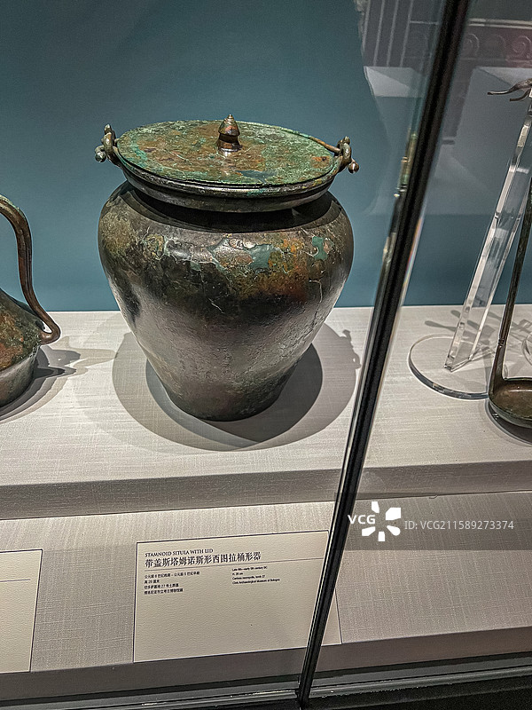 公元前6世纪晚期一公元前5世纪早期 带盖斯塔姆诺斯形西图拉桶形器 博洛尼亚市立考古博物馆图片素材