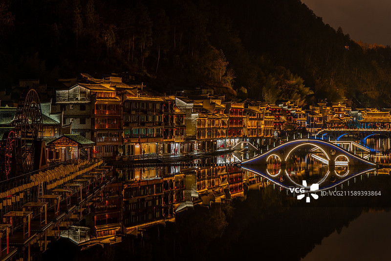 湖南湘西凤凰古城夜景图片素材
