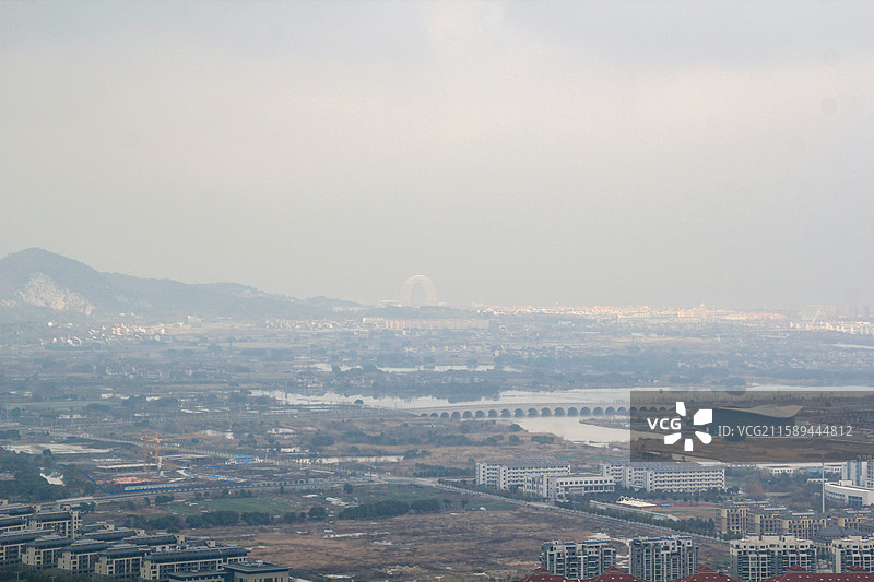 浙江湖州仁皇山山顶俯瞰城市全景图片素材