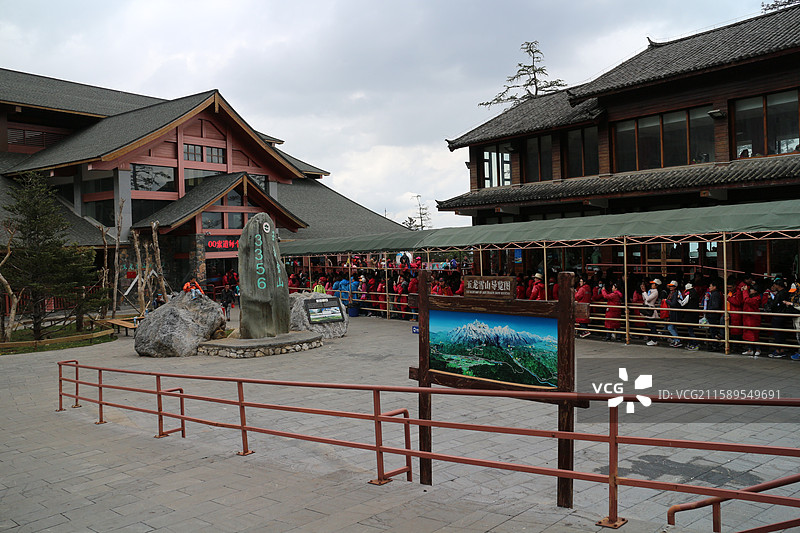 云南省丽江市玉龙县玉龙雪山索道图片素材