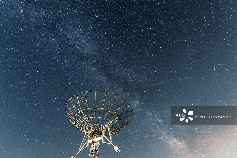 星空下的天文望远镜，北京不老屯天文台图片素材