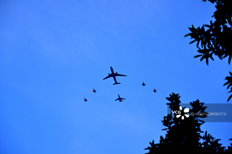 新加坡国庆节的飞机表演图片素材