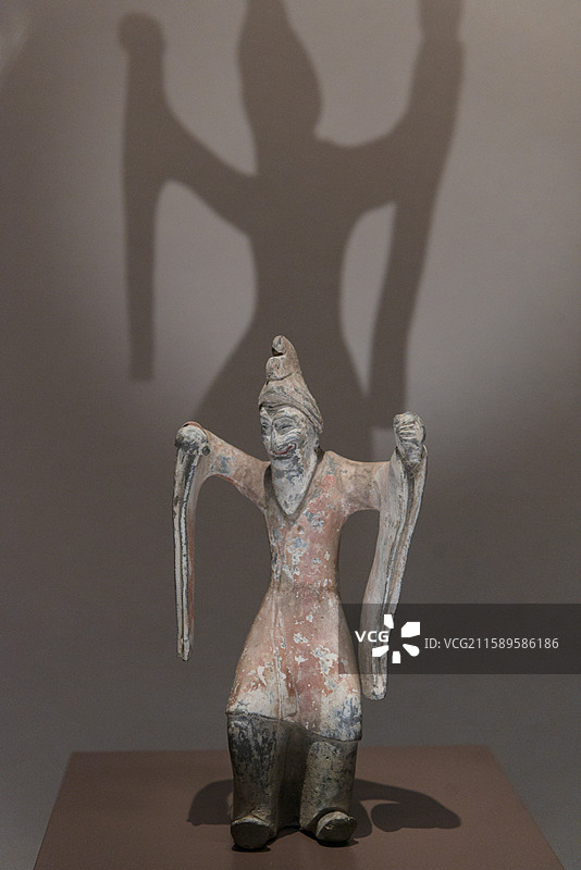胡人舞俑 北齐·河清元年 山西省寿阳县贾家庄村库狄迴洛墓出土 山西博物院“民族熔炉”展览图片素材
