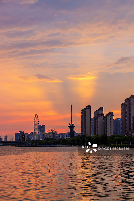 落日晚霞，通吕运河城市风光，摄于静海大桥图片素材