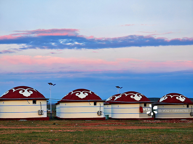 草原上的蒙古包图片素材