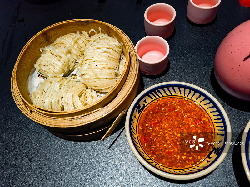 陕西省西安市美食——油泼辣椒安康蒸面图片素材