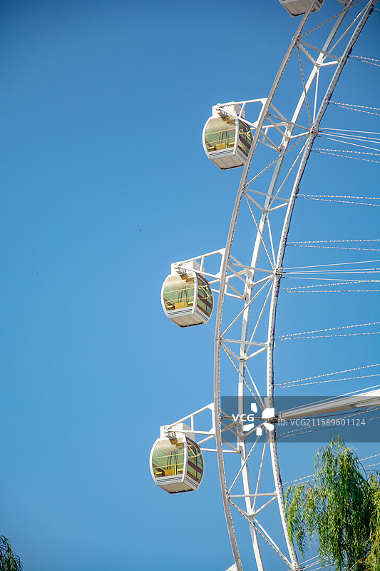 沈阳于洪东湖游乐场摩天轮图片素材