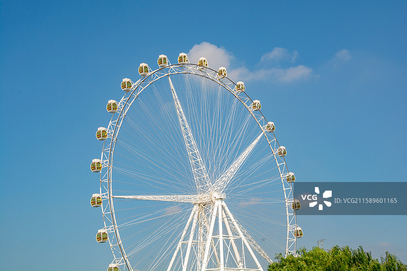 沈阳于洪东湖游乐场摩天轮图片素材