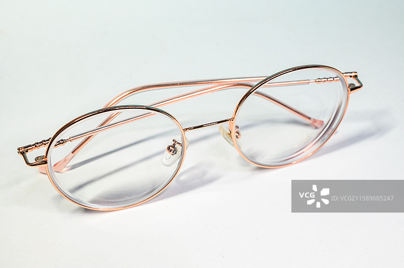一副金框眼镜图片素材