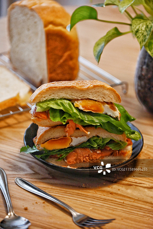 自制三文鱼三明治图片素材