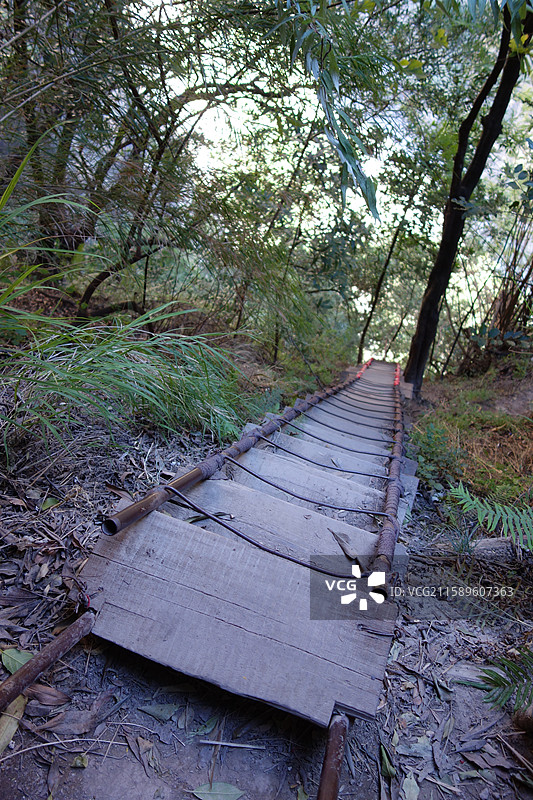 云南省迪庆州香格里拉市中甸县中虎跳峡：张老师小路勇者云梯图片素材