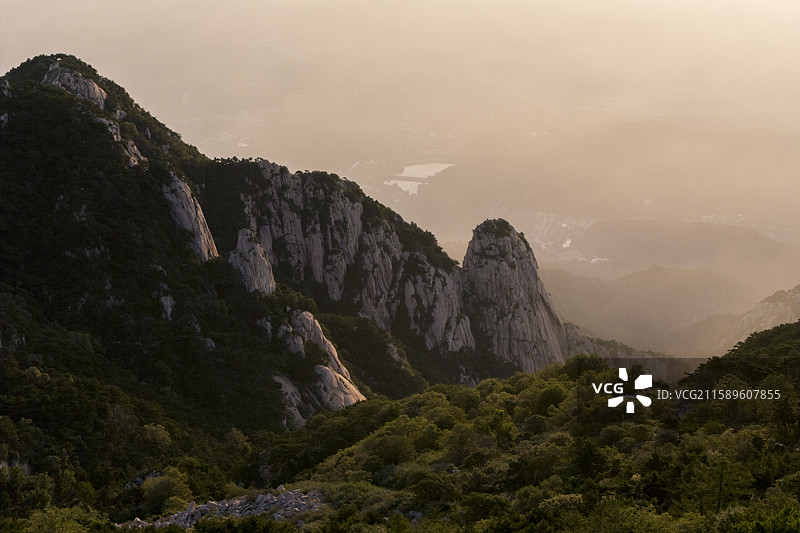 初秋的泰山图片素材