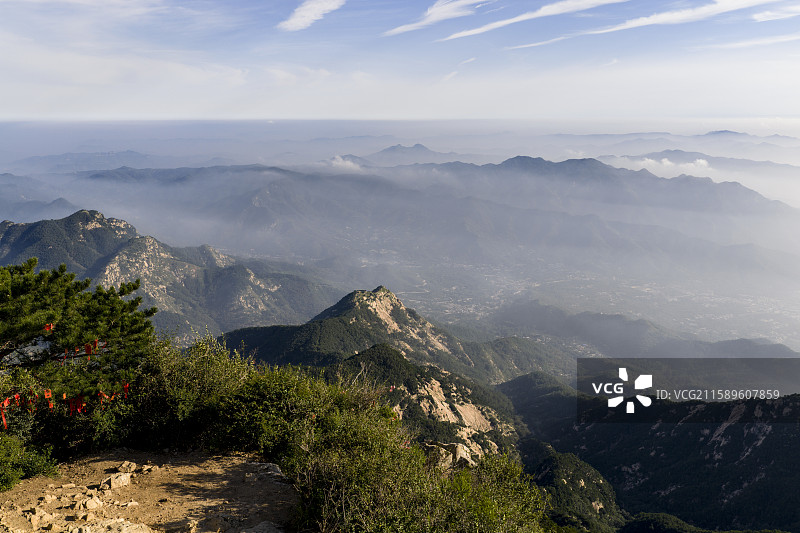 初秋的泰山图片素材