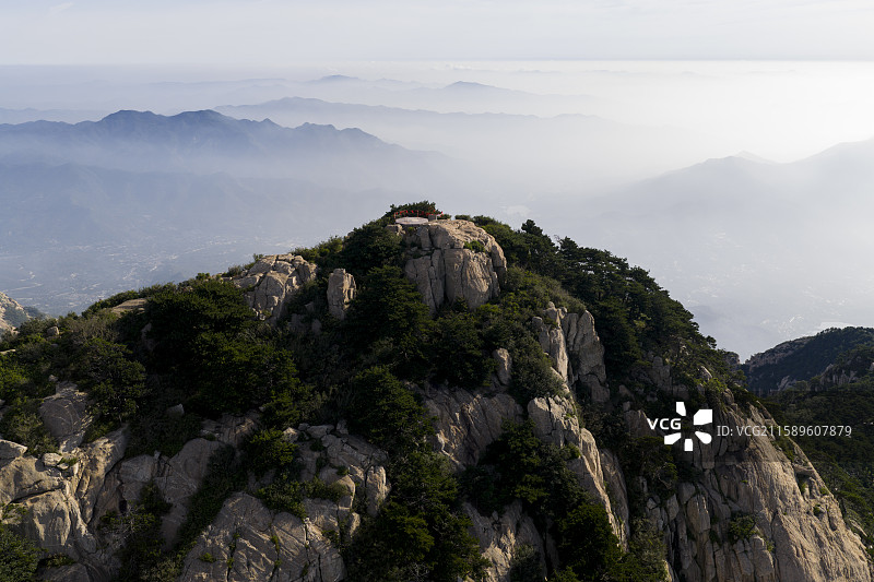 初秋的泰山图片素材