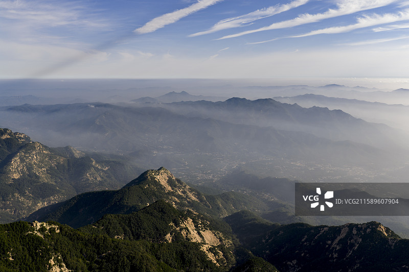 初秋的泰山图片素材