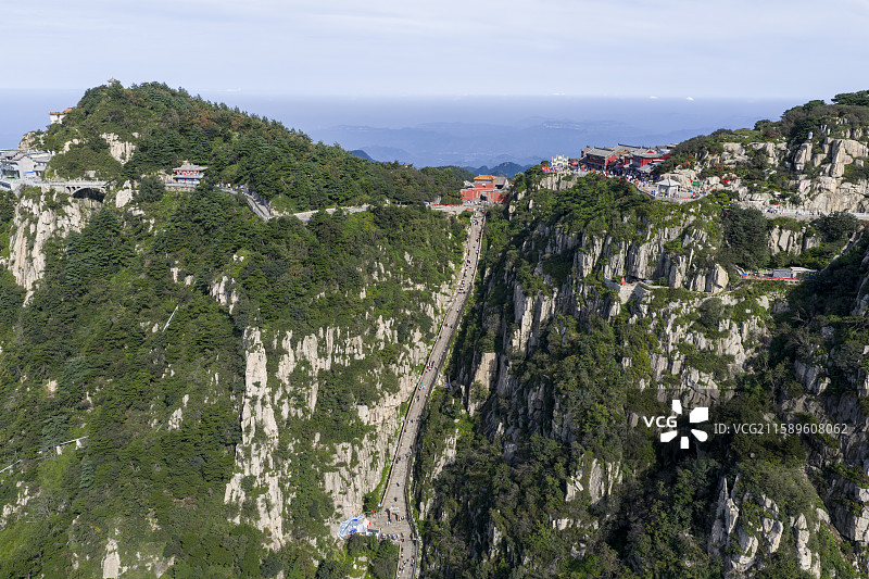 初秋的泰山图片素材