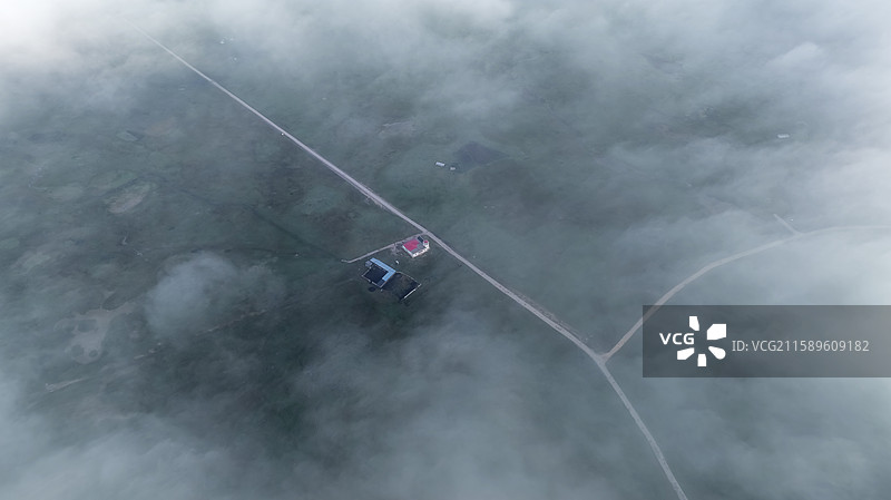 甘南河曲马场草原湿地清晨云海航拍图片素材