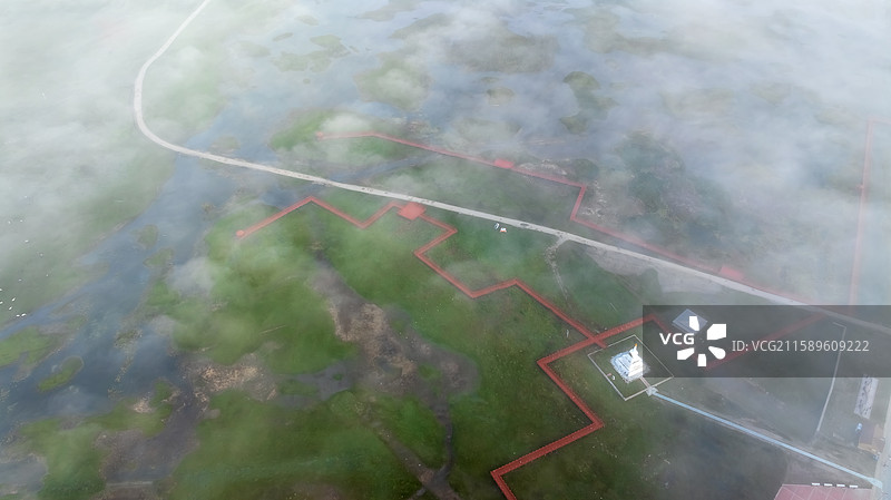 甘南河曲马场草原湿地清晨云海航拍图片素材