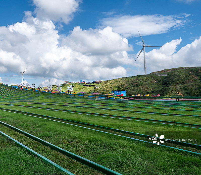 郴州市仰天湖大草原景区滑草图片素材