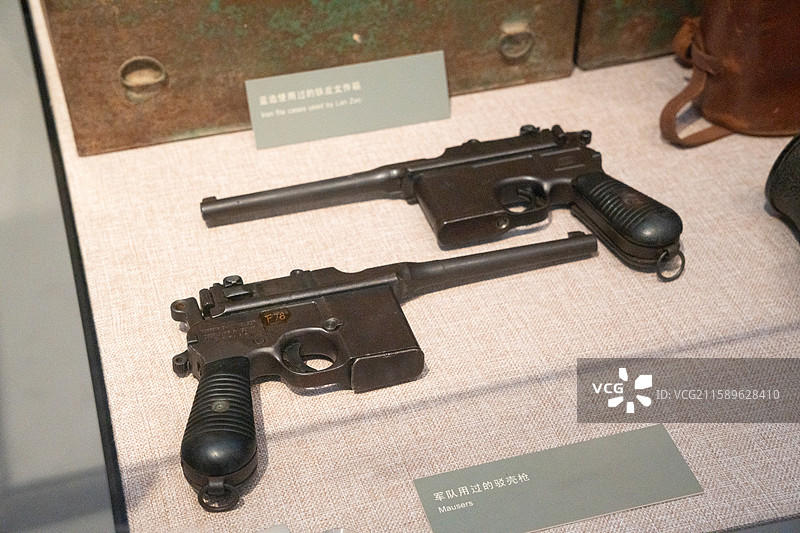 深圳博物馆展示的武器老式机枪图片素材