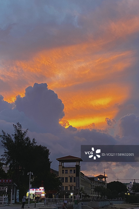 广东深圳 城市里的氛围感天空图片素材
