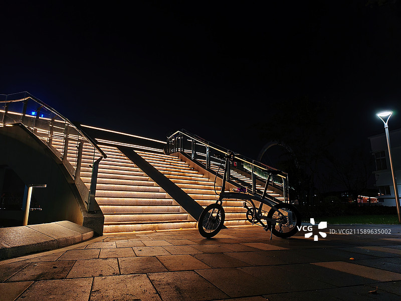 江阴运河公园，夜景，江阴城建，江阴夜景，霓虹灯的桥，霓虹灯，桥，都市风景，夜骑，骑行，骑车，自行车图片素材